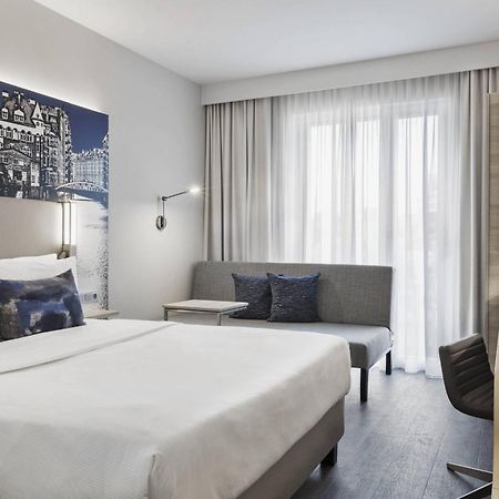Courtyard By Marriott Hamburg City Exterior photo