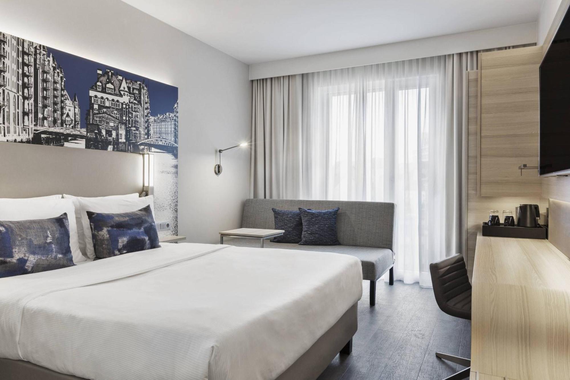 Courtyard By Marriott Hamburg City Exterior photo