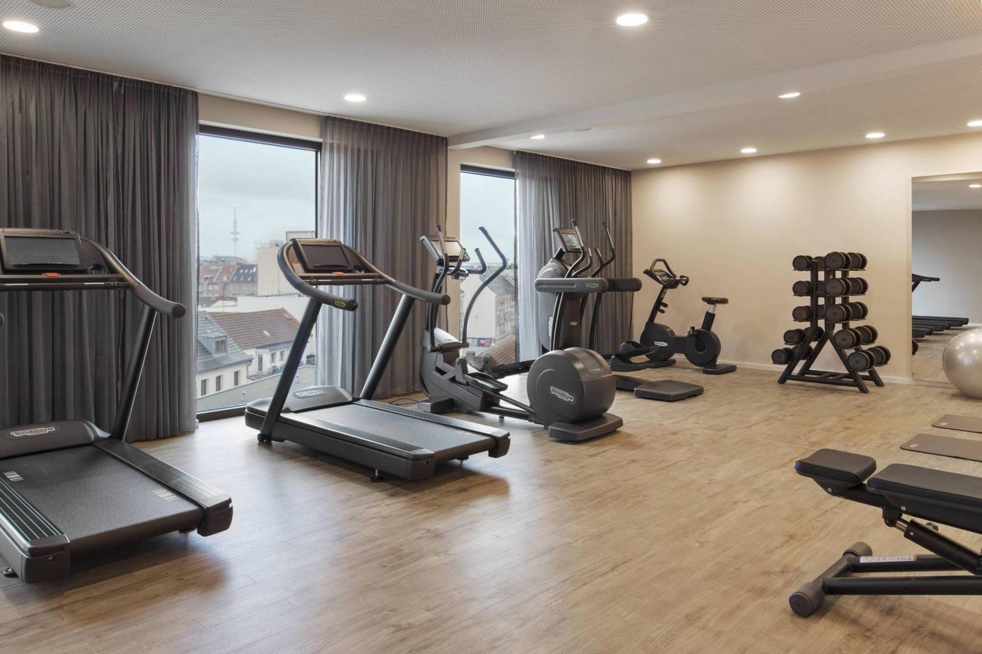 Courtyard By Marriott Hamburg City Exterior photo