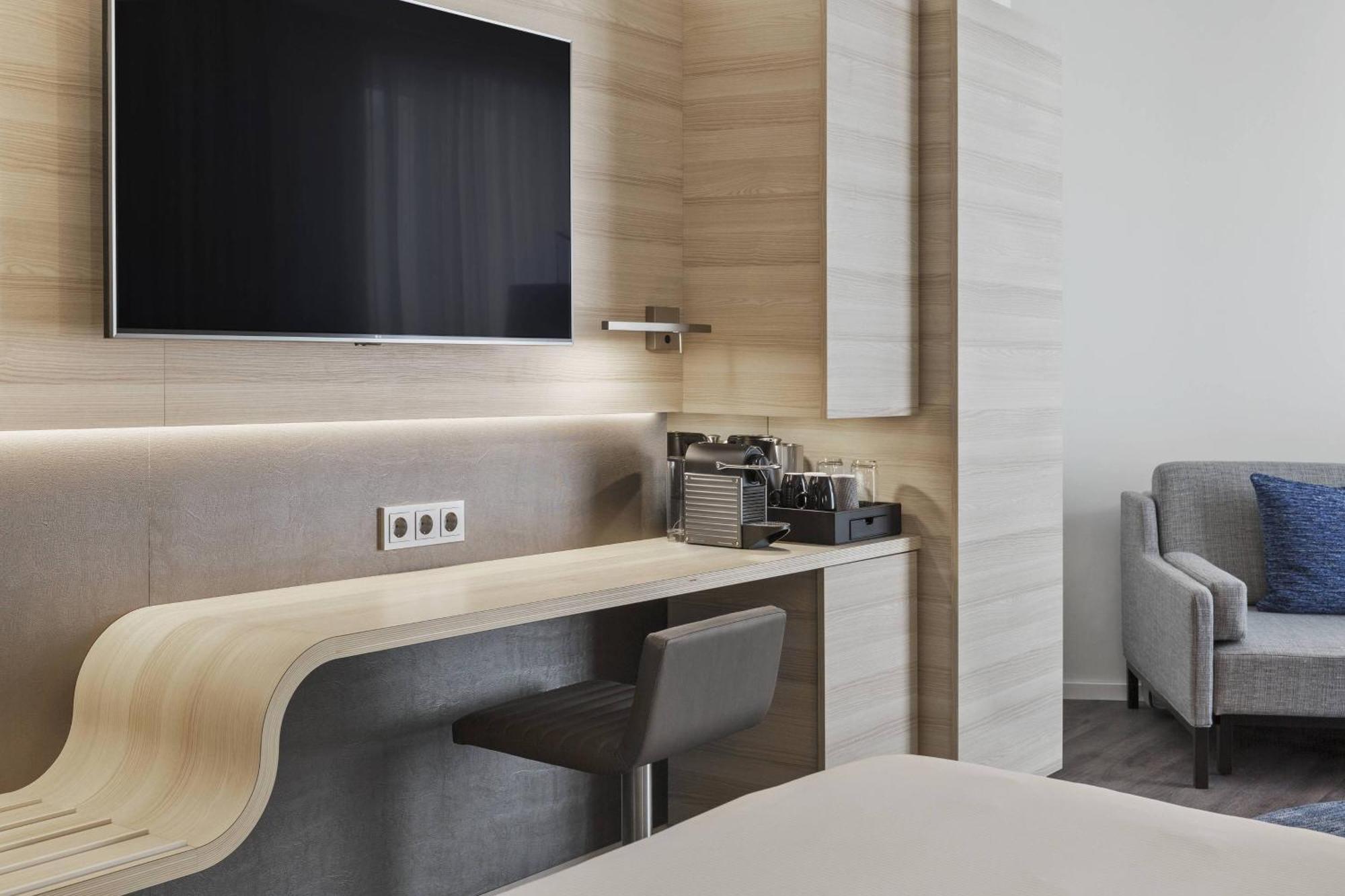 Courtyard By Marriott Hamburg City Exterior photo